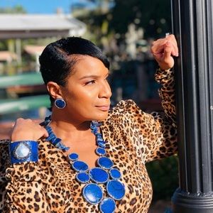 Blue 4 piece accessory set